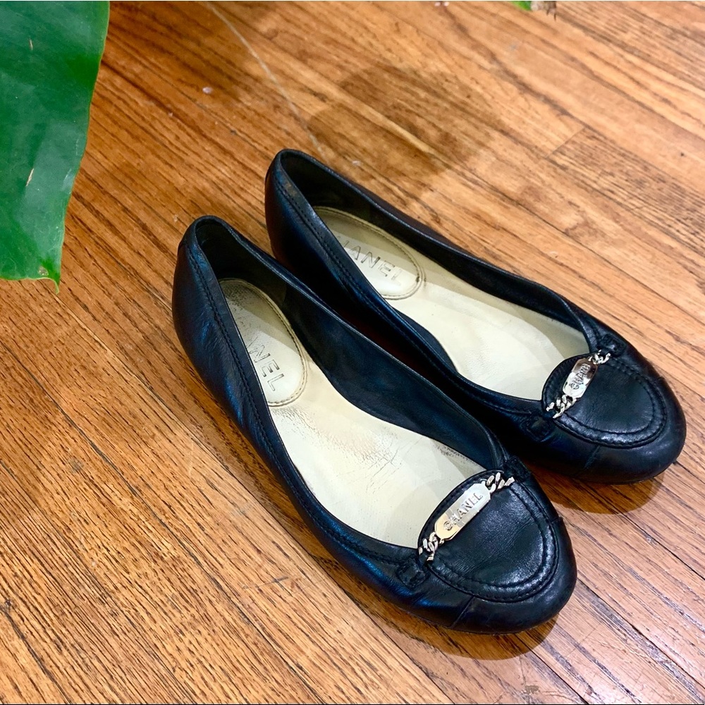 ⚡️⚡️⚡️ CHANEL Ballet Flats in Black with Silver Hardware